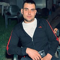 Фотография мужчины Silviu, 28 лет из г. Buhuşi