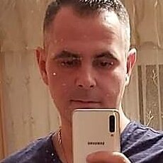 Фотография мужчины Robert, 33 года из г. Târgoviște