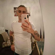 Фотография мужчины Iulian, 33 года из г. Pitești