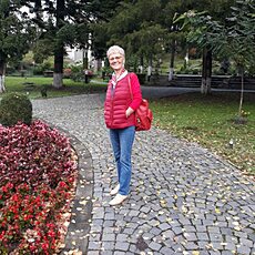 Фотография девушки Rebeca, 61 год из г. Timișoara