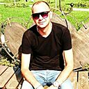 West, 34 года