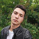 Максим, 23 года