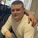 Белый, 32 года