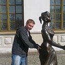В М, 42 года