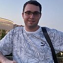 Михаил, 33 года