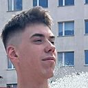 Максим, 23 года