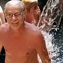 Vic, 62 года