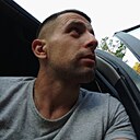 Илья, 32 года