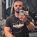 Роман, 33 года