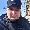 Макс, 32 года