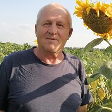Фотография мужчины Владимир, 65 лет из г. Южно-Сахалинск