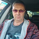 V V, 53 года