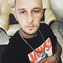 Михаил, 32 года