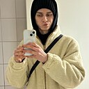 Денис, 22 года