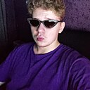 Денис, 22 года