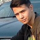 Максим, 22 года