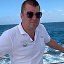 James Bond, 48 лет