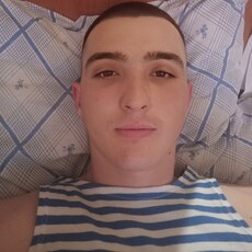 Фотография мужчины Станислав, 21 год из г. Новобурейский