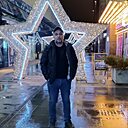 Илхом, 37 лет