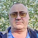 Леонидович, 64 года