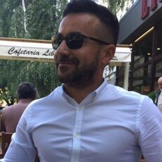 Фотография мужчины Iulian, 43 года из г. București