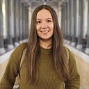 She, 34 года