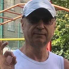 Фотография мужчины Владимир, 68 лет из г. Санкт-Петербург