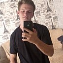 Максим, 22 года