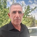 Selahattin, 44 года
