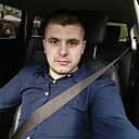 Виктор, 33 года