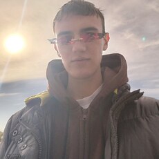 Фотография мужчины Юрий, 20 лет из г. Саратов