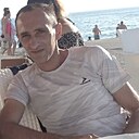 Апер, 43 года