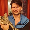 Лео, 33 года