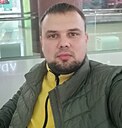 Макс, 33 года