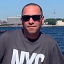 Ден, 42 года