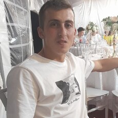 Фотография мужчины Valentin, 28 лет из г. Pitești