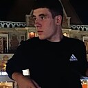 Денис, 22 года