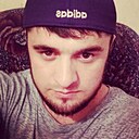 М Б, 33 года