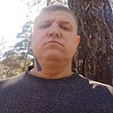 Олег Сухарник, 49 лет