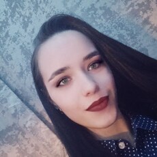 Фотография девушки Рогнеда, 19 года из г. Канск